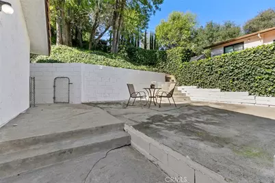 1321 Greenbriar, Glendale, CA 91207 - Photo 57