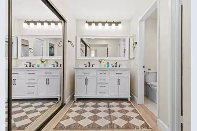 427 E Orange Grove Ave #301, Burbank, CA 91501 - Photo 19