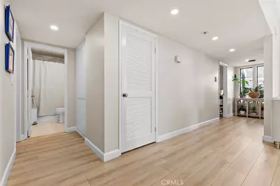 427 E Orange Grove Ave #301, Burbank, CA 91501 - Photo 23