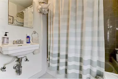 6911 Valmont Street, Tujunga, CA 91042 - Photo 45