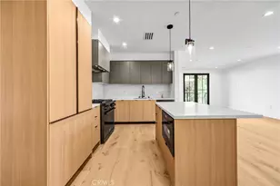 10352 Riverside Dr, Toluca Lake, CA 91602 - Photo 11