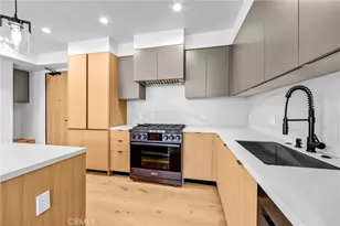 10352 Riverside Dr, Toluca Lake, CA 91602 - Photo 15