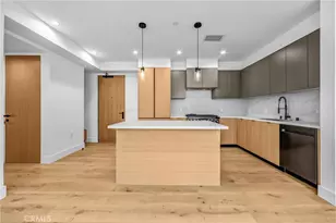 10352 Riverside Dr, Toluca Lake, CA 91602 - Photo 13