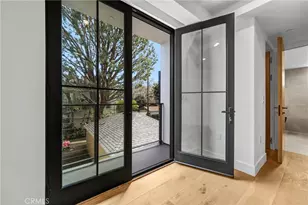 10352 Riverside Dr, Toluca Lake, CA 91602 - Photo 35