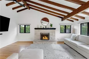 19943 Oxnard, Woodland Hills, CA 91367 - Photo 5