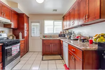 12806 Oxnard Street, North Hollywood, CA 91606 - Photo 11