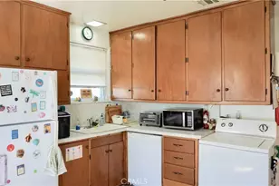 2213 N Valley St, Burbank, CA 91505 - Photo 9