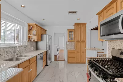 6331 Murietta, Los Angeles, CA 91401 - Photo 9