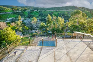 9336 Wayside Dr, Sunland, CA 91040 - Photo 13