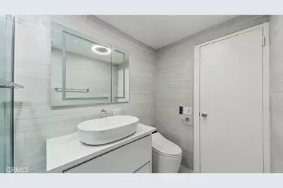 10450 Wilshire Boulevard #2A, Los Angeles, CA 90024 - Photo 17