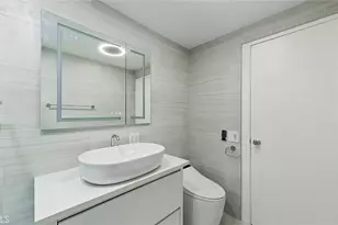 10450 Wilshire Blvd, Los Angeles, CA 90024 - Photo 17