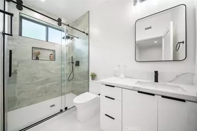 5623 Oso, Woodland Hills, CA 91367 - Photo 53