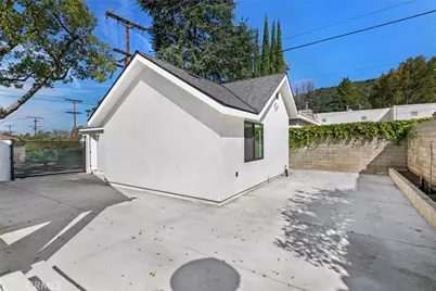 2101 E Glenoaks Boulevard, Glendale, CA 91206 - Photo 51