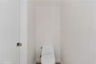 9325 Sunland Park Dr, Los Angeles, CA 91352 - Photo 25