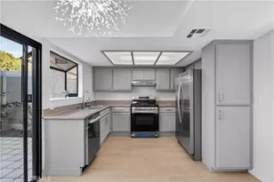 9325 Sunland Park Dr, Los Angeles, CA 91352 - Photo 5