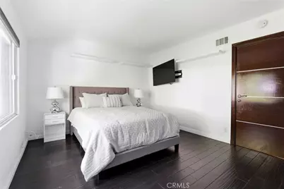 5836 Winnetka Avenue, Woodland Hills, CA 91367 - Photo 23