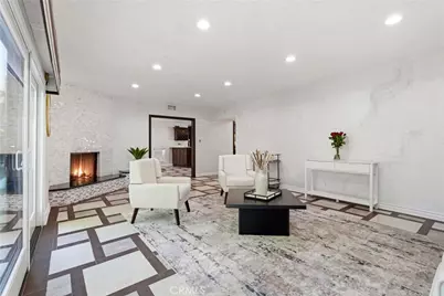 5836 Winnetka Avenue, Woodland Hills, CA 91367 - Photo 3