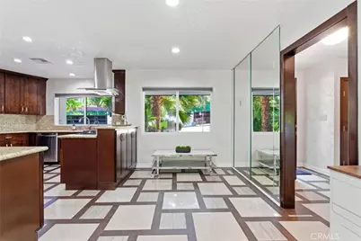 5836 Winnetka Avenue, Woodland Hills, CA 91367 - Photo 7