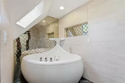 5836 Winnetka Avenue, Woodland Hills, CA 91367 - Photo 21