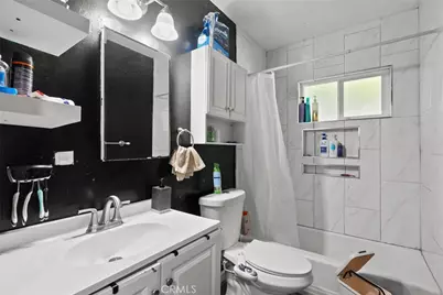 11816 Victory Boulevard, North Hollywood, CA 91606 - Photo 19