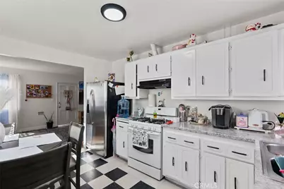 11816 Victory Boulevard, North Hollywood, CA 91606 - Photo 11