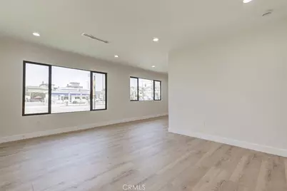 210 W Alameda, Burbank, CA 91502 - Photo 5