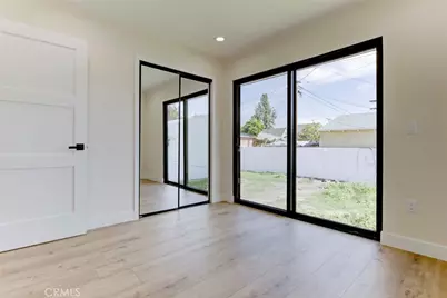 210 W Alameda, Burbank, CA 91502 - Photo 17