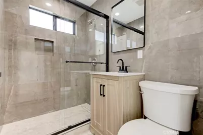 210 W Alameda, Burbank, CA 91502 - Photo 15