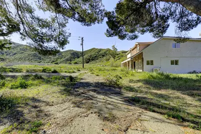 27506 Oak Spring Canyon Road, Canyon Country, CA 91387 - Photo 3