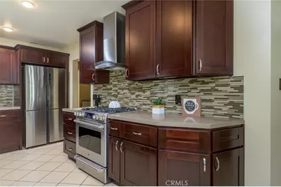 306 Parkwood Drive, Glendale, CA 91202 - Photo 19