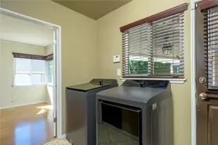 306 Parkwood Dr, Glendale, CA 91202 - Photo 37