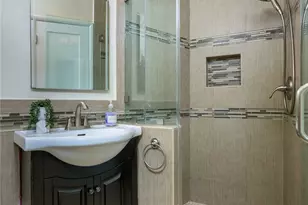 306 Parkwood Dr, Glendale, CA 91202 - Photo 39