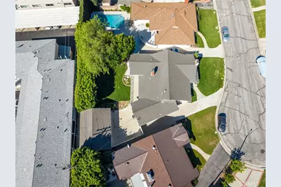 306 Parkwood Drive, Glendale, CA 91202 - Photo 63