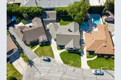 306 Parkwood Drive, Glendale, CA 91202 - Photo 67