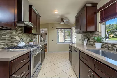 306 Parkwood Drive, Glendale, CA 91202 - Photo 21