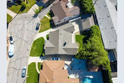 306 Parkwood Drive, Glendale, CA 91202 - Photo 65