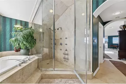 4177 S Cloverdale, Los Angeles, CA 90008 - Photo 27