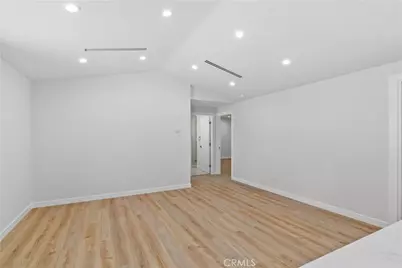 8401 Kester, Panorama City, CA 91402 - Photo 39