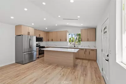 8401 Kester, Panorama City, CA 91402 - Photo 9