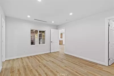 8401 Kester, Panorama City, CA 91402 - Photo 45