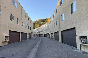 9702 Via Roma, Burbank, CA 91504 - Photo 19