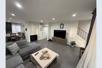 9702 Via Roma, Burbank, CA 91504 - Photo 3