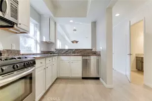 12010 Magnolia Blvd, Valley Village, CA 91607 - Photo 11