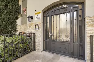 12010 Magnolia Blvd, Valley Village, CA 91607 - Photo 27