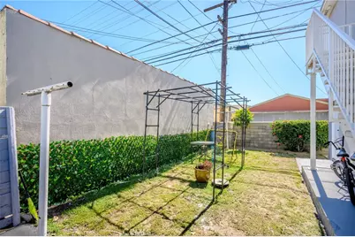 656 W Glenoaks Boulevard, Glendale, CA 91202 - Photo 13