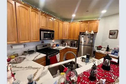 1515 Grismer Avenue #102, Burbank, CA 91504 - Photo 5