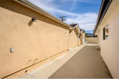 10510 Helendale Avenue, Tujunga, CA 91042 - Photo 57