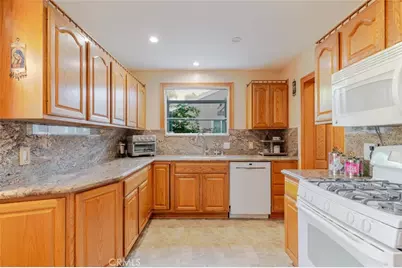 10532 Aqueduct Avenue, Granada Hills, CA 91344 - Photo 17