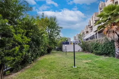 1882 N Alvarado Street #16, Los Angeles, CA 90026 - Photo 55