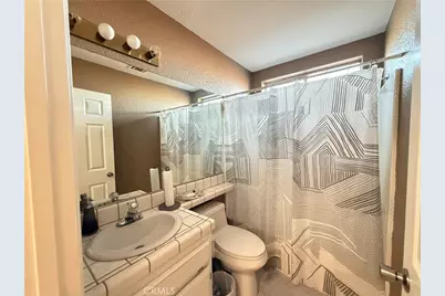 7653 Phelan, Phelan, CA 92371 - Photo 9